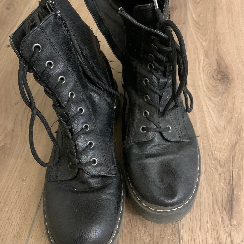 UNIONBAY Black Lace-Up Combat Boots with Side Zipper